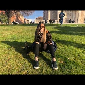 Meet your Posher, Adriana